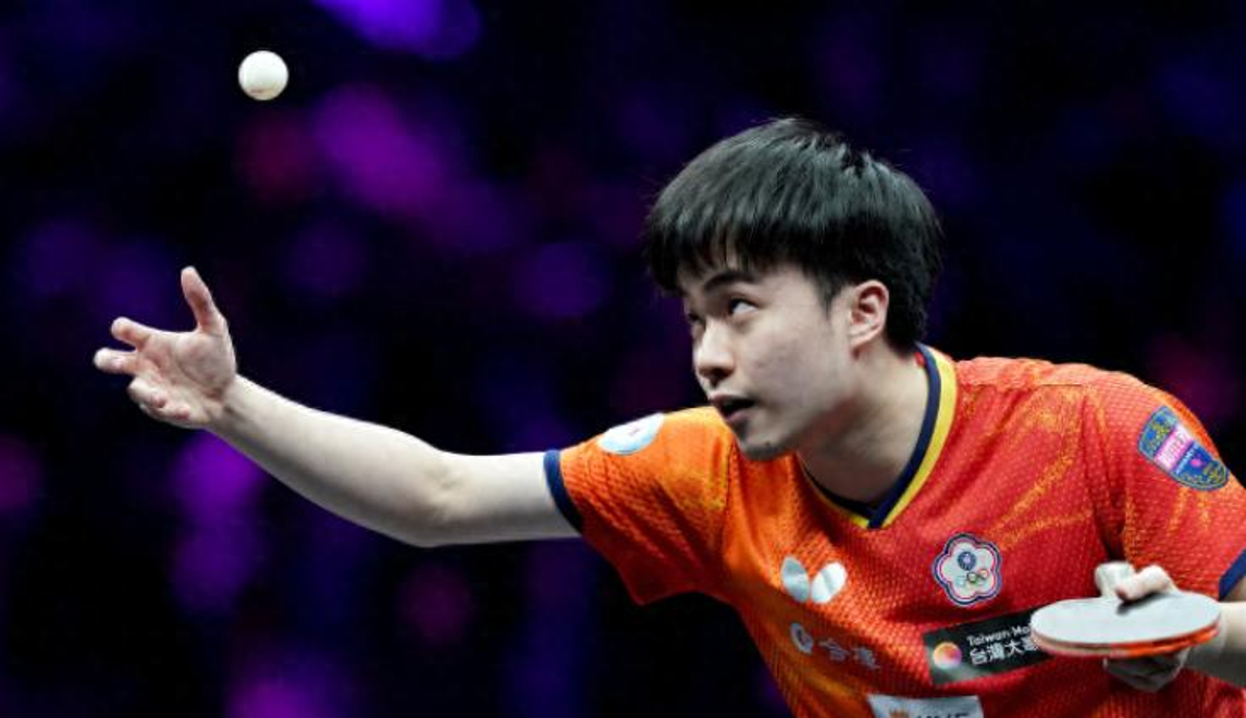 决胜瞬间！女子足球选手百战百胜！