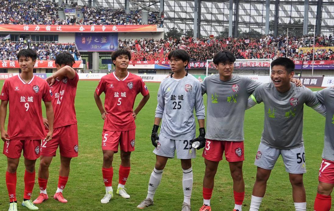 门将神勇，多次化解对手犀利进攻