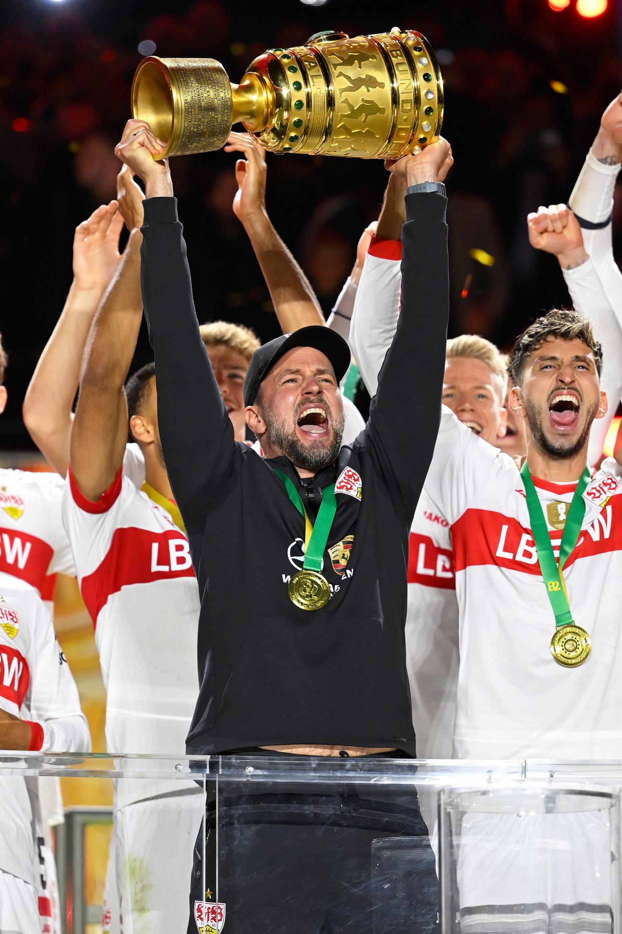 AG百家乐官方网站-斯图加特队报失两大主力，备战下轮联赛