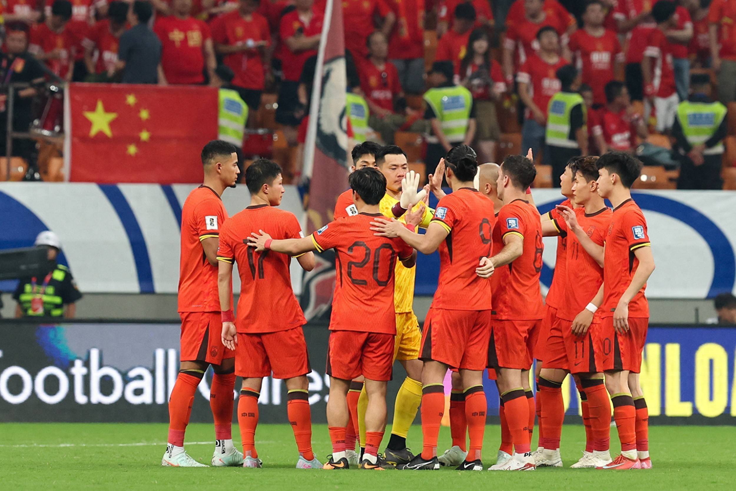 -强强对话！国内足球大赛引发热议