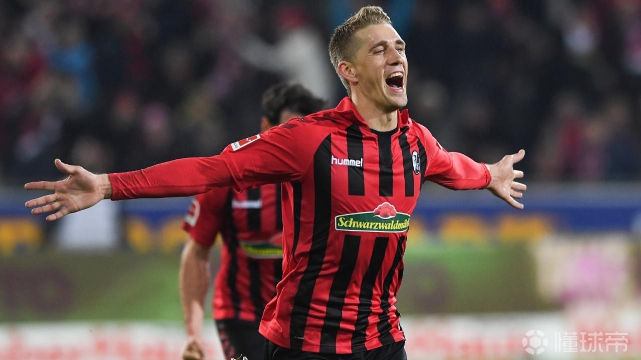 AG视讯app-弗赖堡多点开花，大胜对手，豪取3分