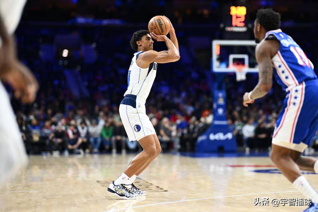 76人不敌独行侠状态起伏仍待调整 76人不敌独行侠状态起伏仍待调整