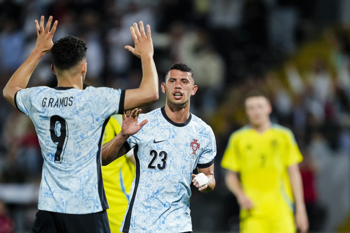 力挫对手,球队夺得胜利晋级半决赛 力挫对手,球队夺得胜利晋级半决赛