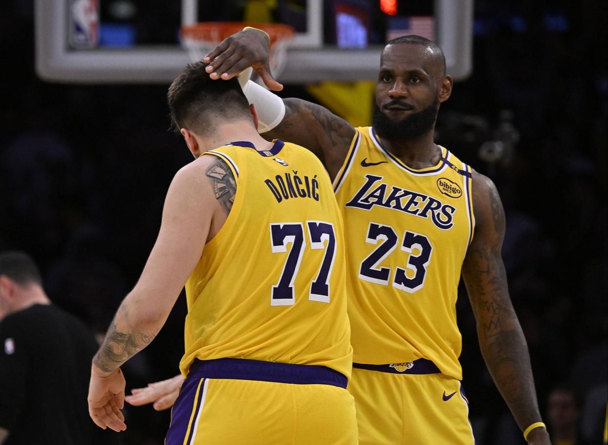 山东队逆转凯尔特人，詹姆斯关键制胜