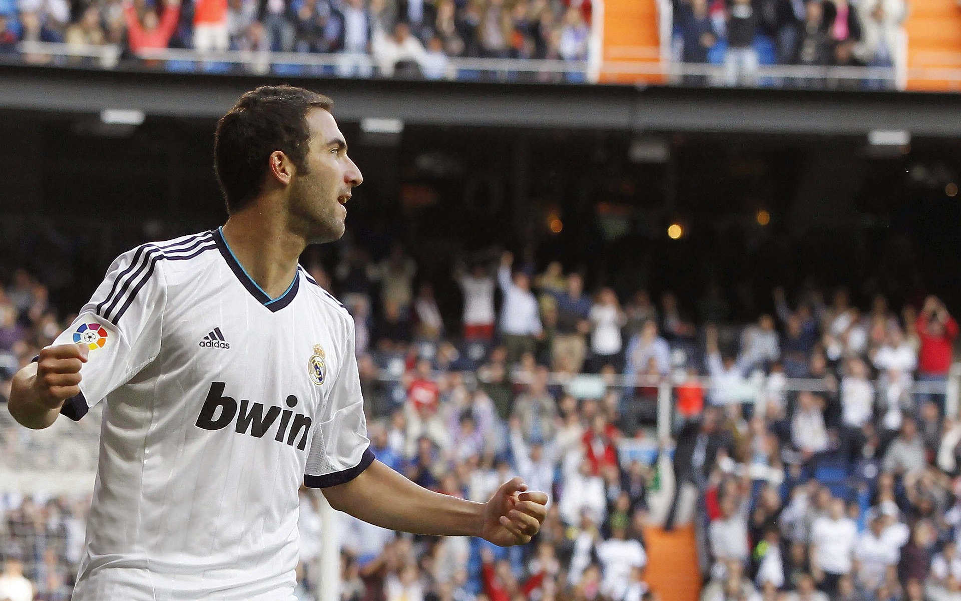 战场上的神迹，周冠宇统治性表现，雷诺以0.7秒险胜红牛二队