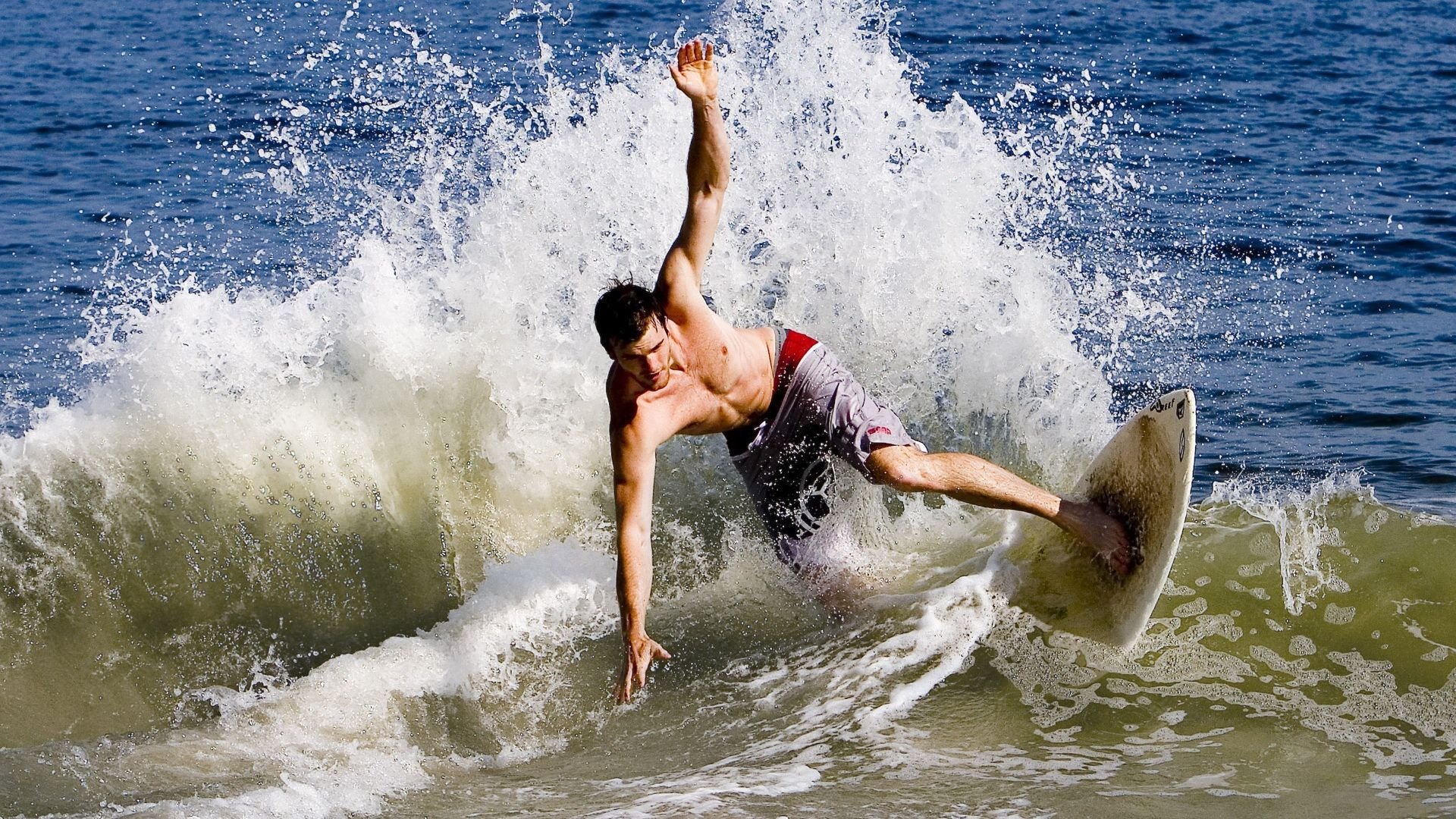 红土之王碾压硬地传奇，纳达尔的法网统治力何以让澳网黯然失色？